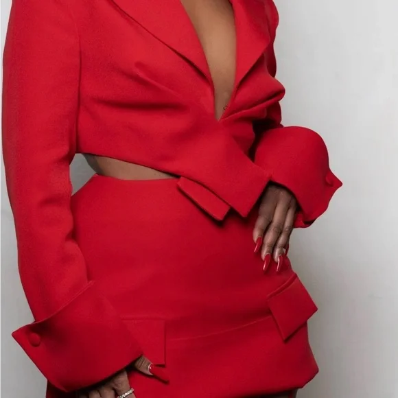 Chic Red Women's Skirt Set - Picture 2 of 3